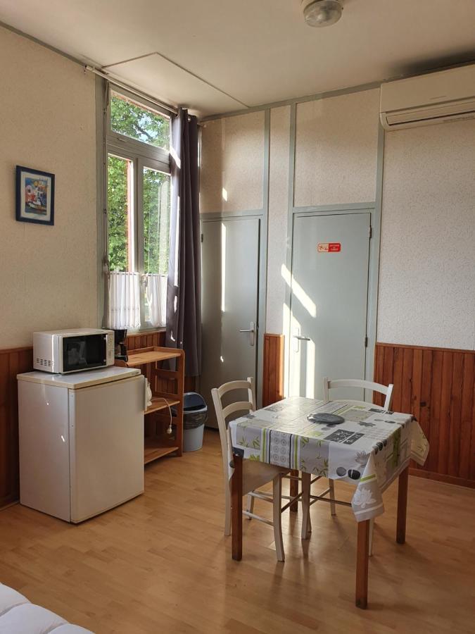 Camping Des 2 Rives- Chambres Etang-sur-Arroux ภายนอก รูปภาพ